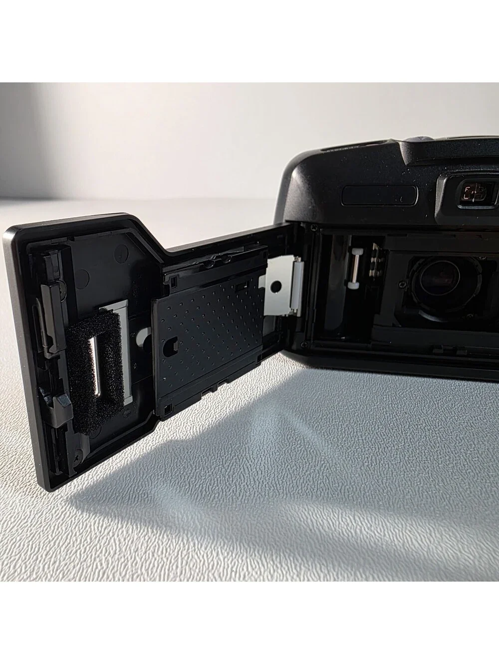 Pentax IQZoom EZY 35mm Point & Shoot Film Camera 38-70mm